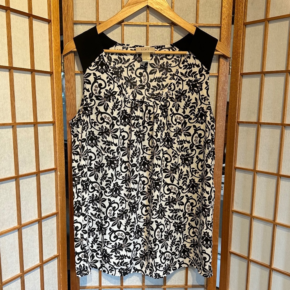 Loft sleeveless blouse floral print